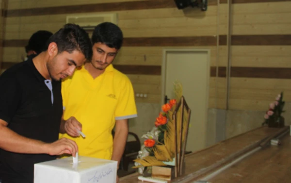 در پردیس شهید بهشتی برگزار شد:

 انتخابات شورای صنفی – رفاهی دانشجویان مسئولین  3