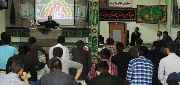 با حضور پژوهشگرادبیّات پایداری کشور برگزار شد:

نشست بصیرتی فرهنگ و هنر ادب پایداری در دانشگاه فرهنگیان اردبیل 
 5