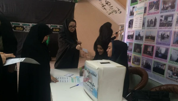 با حضور حداکثری دانشجو معلمانبرگزار شد:
 انتخابات شورای صنفی-رفاهی پردیس بنت الهدی صدر اردبیل  4