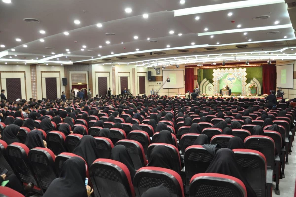 در جشنواره ملی قرآن و عترت مطرح شد:

قرآن، معیار مستحکم هدایت و جهت دادن افکار انسان  ها 8