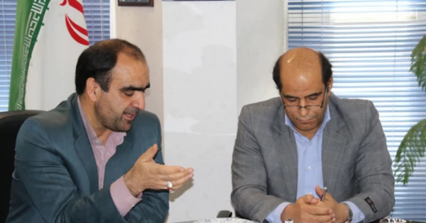 در راستای اجرایی کردن تفاهم نامه فی مابین انجام شد:

نشست مسئولان دانشگاه فرهنگیان استان یزد  با کانون پرورش فکری کودکان و نوجوانان
 3