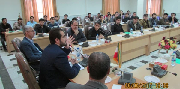 در پردیس شهید باهنر اراک برگزار شد:

گفتمان دانشجویی با موضوع شناخت جریان های تکفیری و افراطی گری
 3