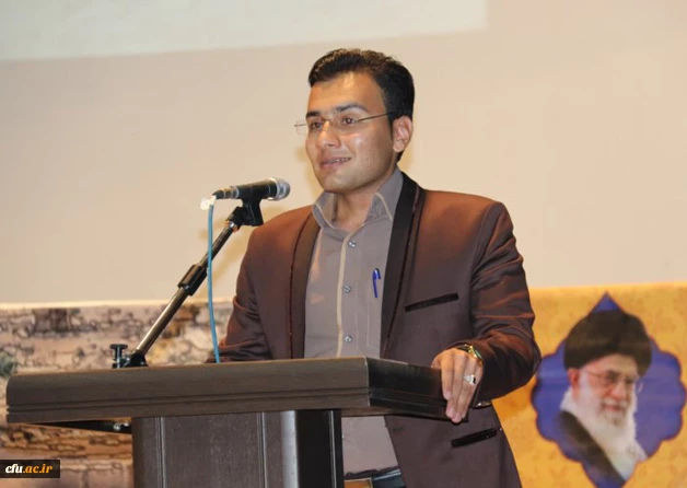 به مناسبت روز دانشجو و با حضور حجت الاسلام و المسلمین محمدعلی آهنگران برگزار شد:

نشست فرهنگی سیاسی با عنوان "فرهنگ آزادگی"  
 3