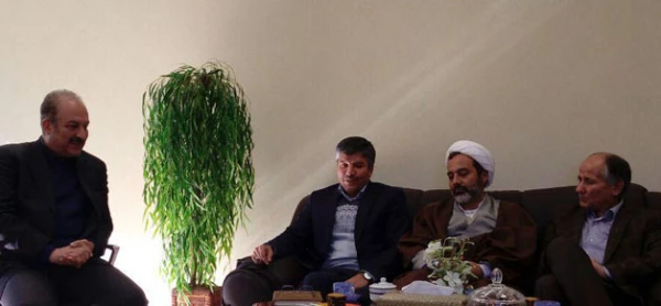 درنشست مشترک مدیر امور پردیس های استان اصفهان با ریاست دانشگاه فنی و حرفه ای شهید مهاجرتاکید شد:

لزوم همکاری های دوجانبه و بهرمندی از ظرفیت ها و امکانات موجود دو دانشگاه 
 3