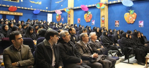 مدیرکل آموزش و پرورش استان اردبیل در  مراسم گرامیداشت روزدانشجو گفت:

کسب انگیزه و اعتماد به نفس بالا و مهارت تدریس دانشجویان، در سایه فضای بالنده دانشگاه فرهنگیان است. 
 3