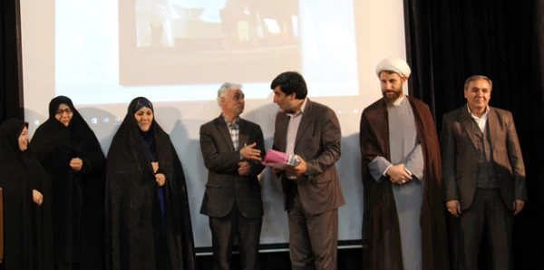 مدیرکل آموزش و پرورش استان اردبیل در  مراسم گرامیداشت روزدانشجو گفت:

کسب انگیزه و اعتماد به نفس بالا و مهارت تدریس دانشجویان، در سایه فضای بالنده دانشگاه فرهنگیان است. 
 4