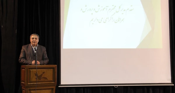 مدیرکل آموزش و پرورش استان اردبیل در  مراسم گرامیداشت روزدانشجو گفت:

کسب انگیزه و اعتماد به نفس بالا و مهارت تدریس دانشجویان، در سایه فضای بالنده دانشگاه فرهنگیان است. 
 9