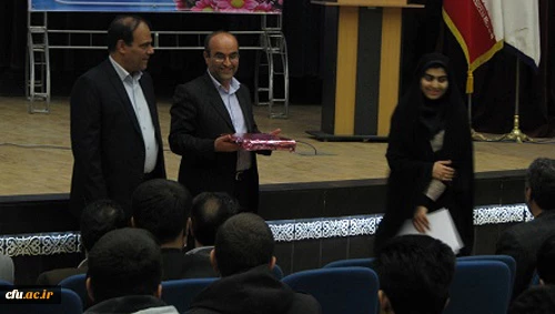 با حضور مدیر کل آموزش و پرورش استان همدان برگزار شد:

نشست علمی بررسی راهکارهای اعتلای کیفیت آموزشی در دانشگاه فرهنگیان همدان 
 3