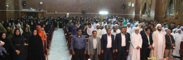 با حضور  امام جمعه اهل سنت بندرعباس برگزار شد:

مراسم هفته وحدت در دانشگاه فرهنگیان هرمزگان 5