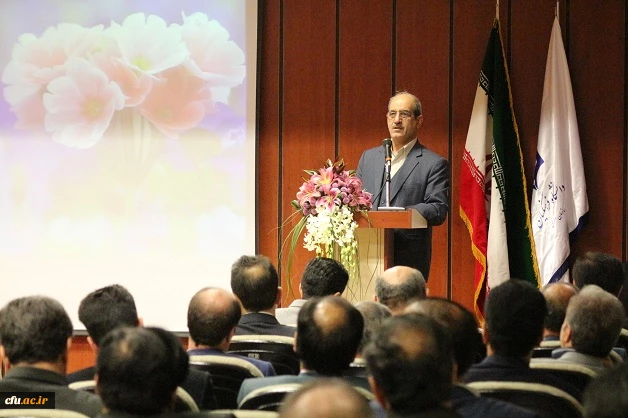 قائم مقام دانشگاه در اجلاس مدیران استانی و سرپرستان پردیس ها و مراکز:

لزوم توجه به اصل مدیریت مشارکتی در دانشگاه فرهنگیان بیش از سایر دانشگاه هاست 6