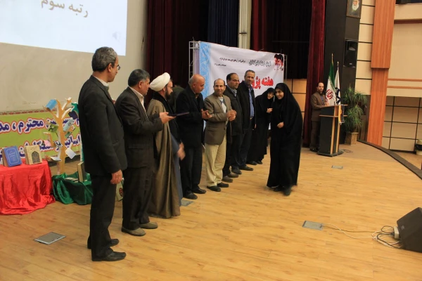 مراسم بزرگداشت هفته ی پژوهش در دانشگاه فرهنگیان همدان؛

با تجلیل از نفرات برتر پژوهشی در بخش هیات علمی، همکاران و دانشجو معلمان برگزار شد 4