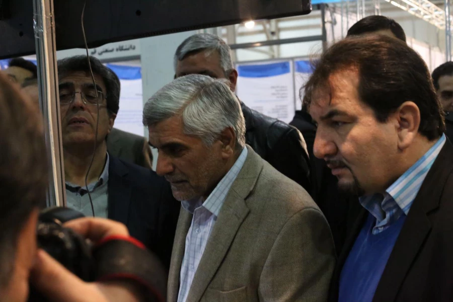 حضور وزیر علوم تحقیقات و فناوری در  غرفه دانشگاه فرهنگیان 2