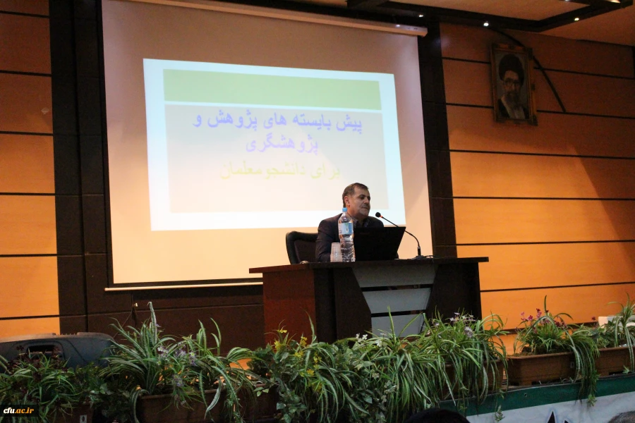 دکتر ساکی در مراسم تجلیل از پژوهشگران بردیس شهید چمران تهران:

اخلاق پژوهش باید سرلوحه کار پژوهشگران قرار گیرد 2