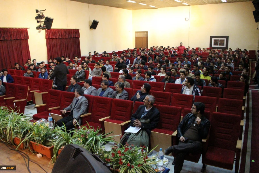 دکتر ساکی در مراسم تجلیل از پژوهشگران بردیس شهید چمران تهران:

اخلاق پژوهش باید سرلوحه کار پژوهشگران قرار گیرد 4