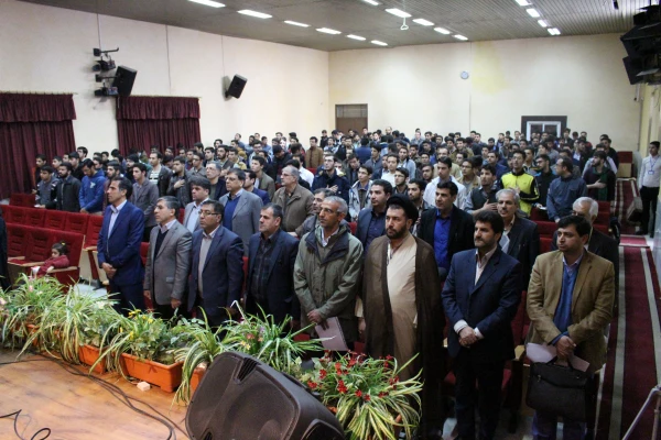 دکتر ساکی در مراسم تجلیل از پژوهشگران بردیس شهید چمران تهران:

اخلاق پژوهش باید سرلوحه کار پژوهشگران قرار گیرد 6