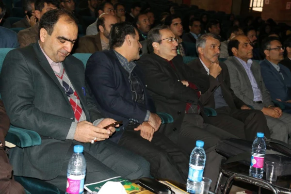 نخستین جشنواره کشوری نوآوری های علمی و پژوهشی دانشجومعلمان در یزد برگزار می شود 8