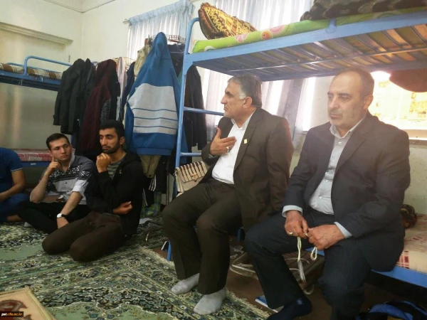 بازدید دکتر قنبری معاون دانشجویی دانشگاه فرهنگیان از مرکز شهید مطهری شیراز 3