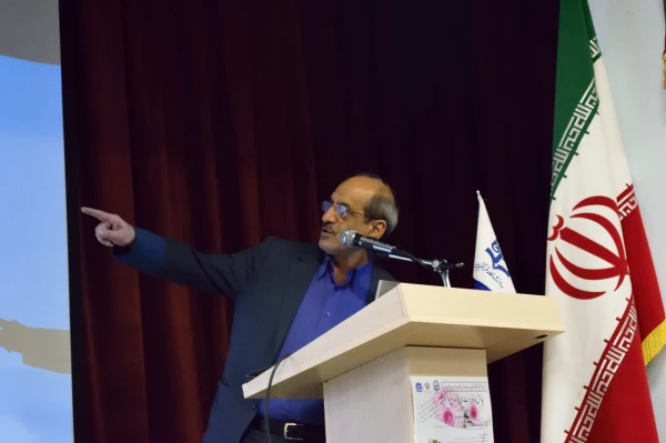 اولین همایش "چالش ها و فرصت های دانشجویی" در پردیس شهید مفتح برگزار شد. 9