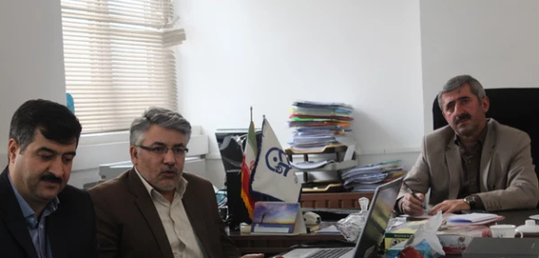 با حضور معاون نظارت و ارزیابی و تضمین کیفیت دانشگاه برگزار شد:

جلسه بررسی روند معرفی و تائید کارمندان نمونه دانشگاه فرهنگیان 3