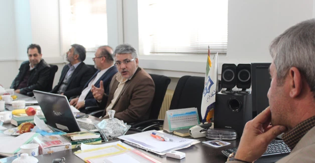 با حضور معاون نظارت و ارزیابی و تضمین کیفیت دانشگاه برگزار شد:

جلسه بررسی روند معرفی و تائید کارمندان نمونه دانشگاه فرهنگیان 4