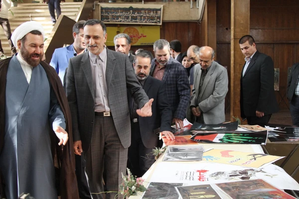 بازدید وزیر آموزش و پرورش از نمایشگاه آثار پرسش مهر

وزیرآموزش و پرورش از نمایشگاه هفدهمین پرسش مهررئیس جمهور درکانون شهید مفتح تهران بازدید به عمل آورد 2