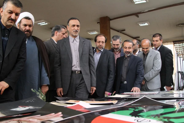 بازدید وزیر آموزش و پرورش از نمایشگاه آثار پرسش مهر

وزیرآموزش و پرورش از نمایشگاه هفدهمین پرسش مهررئیس جمهور درکانون شهید مفتح تهران بازدید به عمل آورد 4