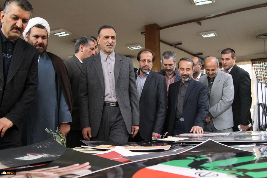 بازدید وزیر آموزش و پرورش از نمایشگاه آثار پرسش مهر

وزیرآموزش و پرورش از نمایشگاه هفدهمین پرسش مهررئیس جمهور درکانون شهید مفتح تهران بازدید به عمل آورد 4