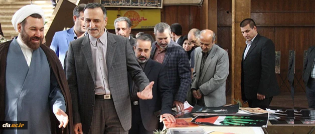 بازدید وزیر آموزش و پرورش از نمایشگاه آثار پرسش مهر

وزیرآموزش و پرورش از نمایشگاه هفدهمین پرسش مهررئیس جمهور درکانون شهید مفتح تهران بازدید به عمل آورد 5