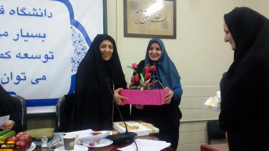 در مرکز آموزش عالی شهید باهنر تهران برگزار شد:

اولین جلسه دفاع از پایان نامه دانشجویان کارشناسی ارشدِ دانشگاه فرهنگیان 7