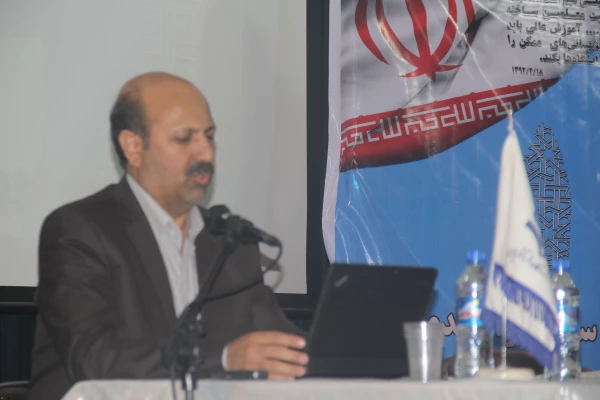 دکتر موسی پور معاون آموزشی و تحصیلات تکمیلی دانشگاه فرهنگیان در بندرعباس بیان کرد:


اجتهاد شخصی و تعبیر و تفسیر به رای و خلق احکام در محیط سازمانی به معنی دور شدن از امانت داری است. 3