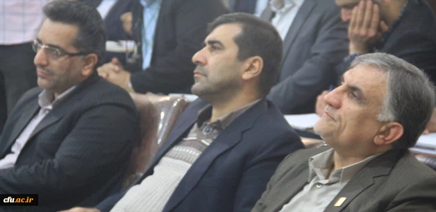 در نخستین دوره سراسری بالندگی معاونان و کارشناسان توسعه منابع و  دانشجویی برگزار شد:

نشست آموزشی راهکارها و سیاست های راهبردی شورای انضباطی دانشجویان
 4