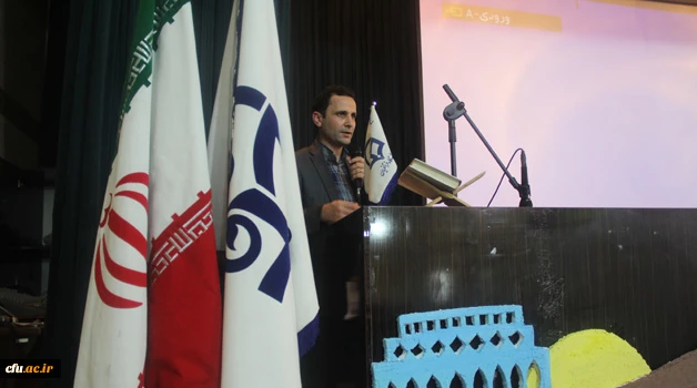 در دوره سراسری بالندگی دانشجویی در بندر عباس برگزار شد:

نشست تخصصی بررسی و تشریح آئین نامه های انضباطی و آموزشی
 2