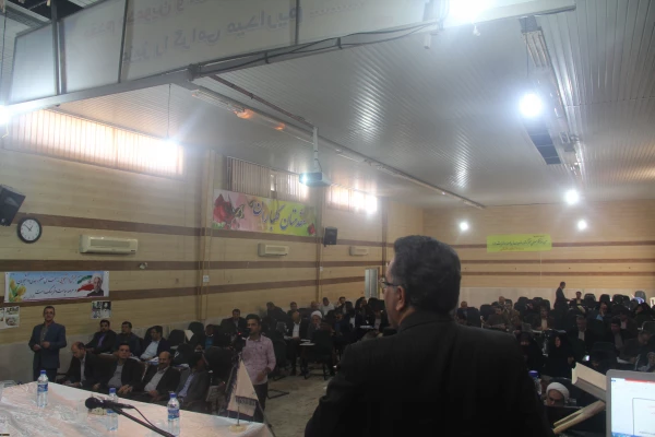 جناب آقای مشهدی رئیس اداره امور سراهای دانشجویی دانشگاه فرهنگیان در بندرعباس بیان داشت:

باید به دانشجو بها داد و از ظرفیت دانشجویی در فرایندها ی تصمیم سازی و مدیریت امور پردیس ها استفاده کرد. 6