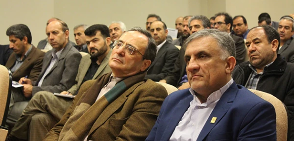 دکتر خاکی در نشست معاونان توسعه و دانشجویی دانشگاه فرهنگیان:

تمرکز زدایی لازمه پویایی وظیفه کنترل و نظارتی معاونان توسعه منابع 4