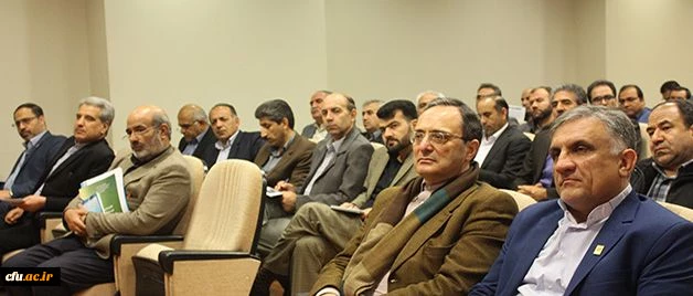 دکتر قنبری در جمع معاونان توسعه منابع، دانشجویی و هماهنگی امور:

فلسفه وجودی معاونت دانشجویی پشتیبانی از دانشجو است 3