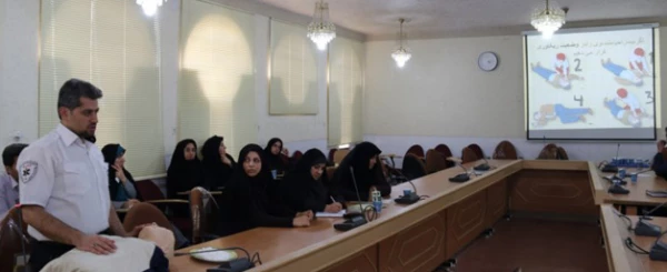 با حضور کارکنان و اساتید پردیس های استانی دانشگاه برگزار شد:

دوره بالندگی"کمک های اولیه، امداد و نجات"
 4
