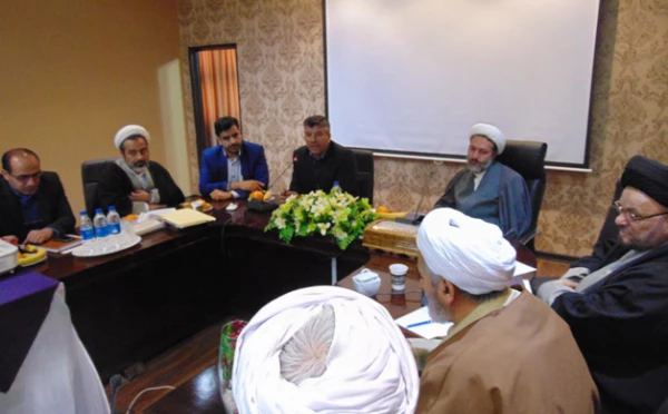 با حضور سرپرست امور پردیس های استان اصفهان برگزار شد: 

نشست مسئولین دفاتر نهاد نمایندگی مقام معظم رهبری دانشگاه های استان
 4