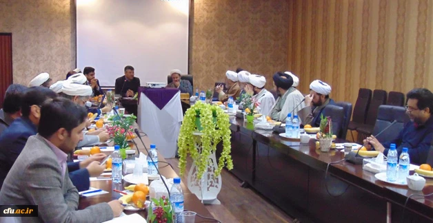 با حضور سرپرست امور پردیس های استان اصفهان برگزار شد: 

نشست مسئولین دفاتر نهاد نمایندگی مقام معظم رهبری دانشگاه های استان
 5