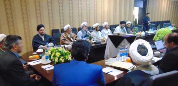 با حضور سرپرست امور پردیس های استان اصفهان برگزار شد: 

نشست مسئولین دفاتر نهاد نمایندگی مقام معظم رهبری دانشگاه های استان
 6