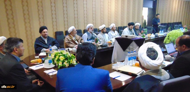 با حضور سرپرست امور پردیس های استان اصفهان برگزار شد: 

نشست مسئولین دفاتر نهاد نمایندگی مقام معظم رهبری دانشگاه های استان
 6