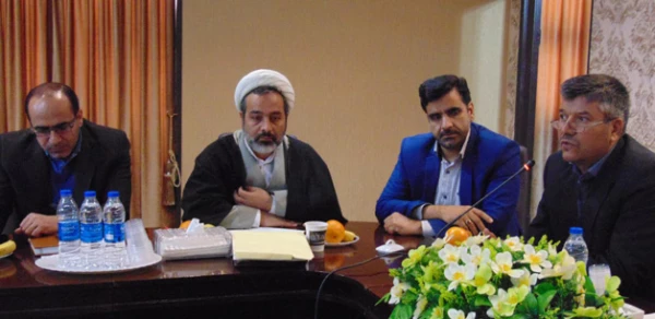 با حضور سرپرست امور پردیس های استان اصفهان برگزار شد: 

نشست مسئولین دفاتر نهاد نمایندگی مقام معظم رهبری دانشگاه های استان
 7