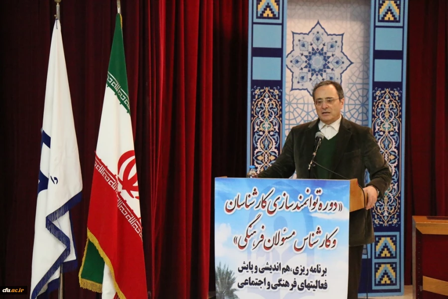 دکتر مهرمحمدی در اختتامیه دوره توانمند سازی کارشناسان و کارشناس مسئولان فرهنگی در بوشهر:

 کارشناسان فرهنگی نماد تدبیر، سخت کوشی، هم زبانی با دانشجو، نشاط سیاسی و دین ورزی 2