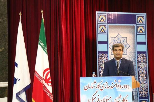 دکتر مهرمحمدی در اختتامیه دوره توانمند سازی کارشناسان و کارشناس مسئولان فرهنگی در بوشهر:

 کارشناسان فرهنگی نماد تدبیر، سخت کوشی، هم زبانی با دانشجو، نشاط سیاسی و دین ورزی 11