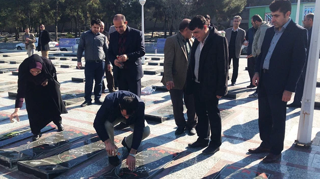 برنامه های ایام الله فجر در پردیس آیت الله خامنه ای گرگان:

تجدید میثاق با آرمان های شهدا و نواخته شدن زنگ انقلاب 
 2