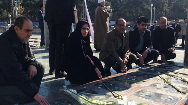 برنامه های ایام الله فجر در پردیس آیت الله خامنه ای گرگان:

تجدید میثاق با آرمان های شهدا و نواخته شدن زنگ انقلاب 
 3