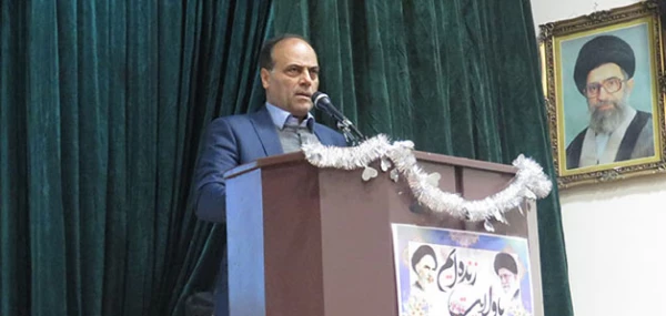 مدیر امور پردیس های استان همدان در جمع مردم و مسئولین شهر قروه درجزین:

شعار اصلی انقلاب اسلامی حاوی بار معنایی و تاریخی عمیقی  است
 5