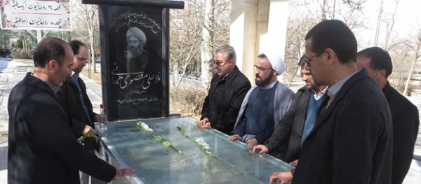 در سالگرد پیروزی انقلاب اسلامی انجام شد:

غبار روبی مزار شهید مقصودی و شهدای والامقام انقلاب اسلامی همدان
 3