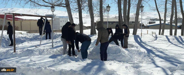 برگزاری کارگاه و مسابقه حجم سازی با برف  در مرکز آزادگان نیر  3