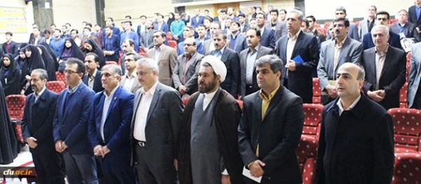 دکتر قنبری در آیین افتتاحیه سومین همایش کشوری دبیران منتخب شورای صنفی رفاهی و نمایندگان تشکل های اسلامی:

همگرایی و هم اندیشی دانشجومعلمان در راستای ارتقاء سطح خدمات آموزش و فرهنگی دانشگاه، طی برگزاری چنین دوره هایی محقق می شود 4