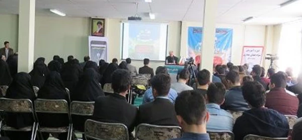 در پردیس علّامه طباطبایی برگزار شد:

نخستین دوره ی آموزش سواد فضای مجازی ویژه ی دانشجویان دانشگاه های اردبیل
 4